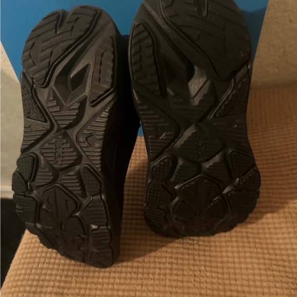 Women’s Hoka One One Arahi 8 Black Athletic Shoes wide ! Various sizes - Picture 5 of 7